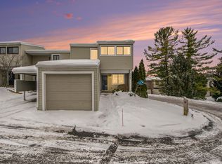 6249 Acropolis Dr SE, Grand Rapids, MI 49546