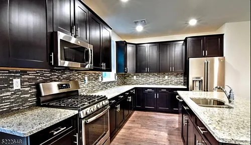 712 Parkview Ln Photo 1