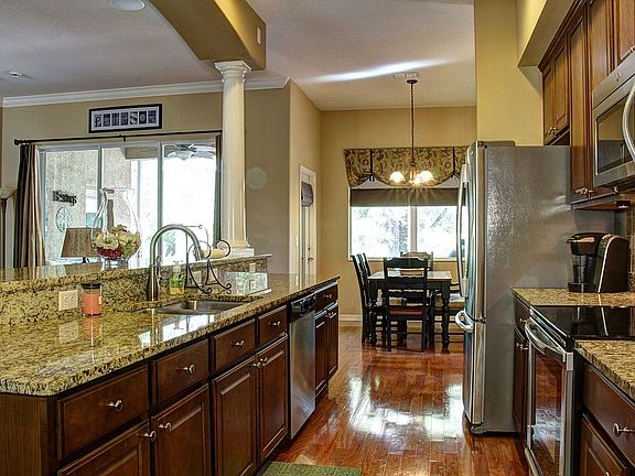 3rd image of 3444 Grassglen Pl