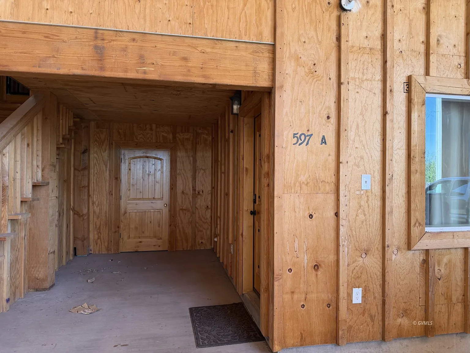 1 bed, 920 sqft, $1,350 — Photo 2