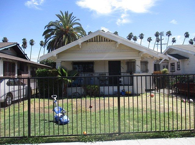 1st image of 4504 S Van Ness Ave