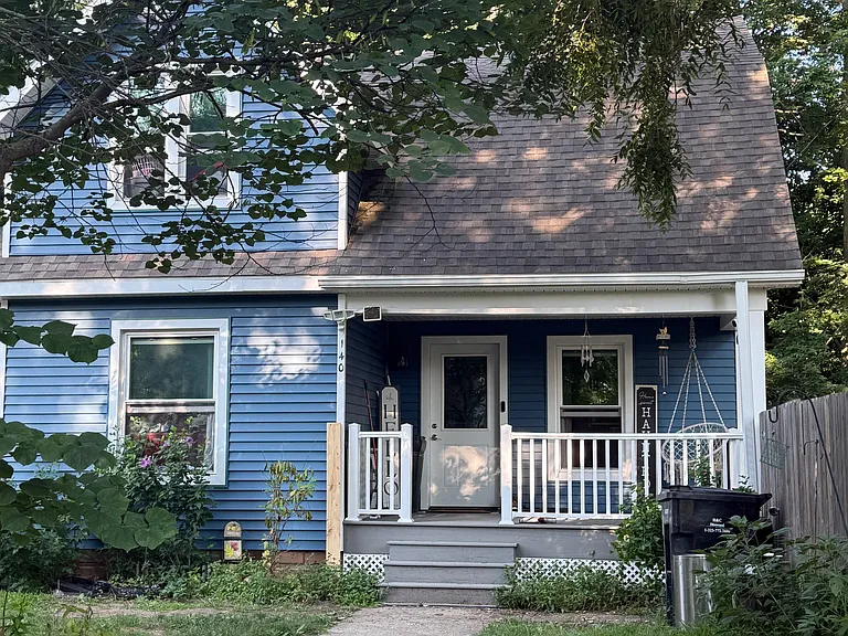 140 Linn St — Photo 2