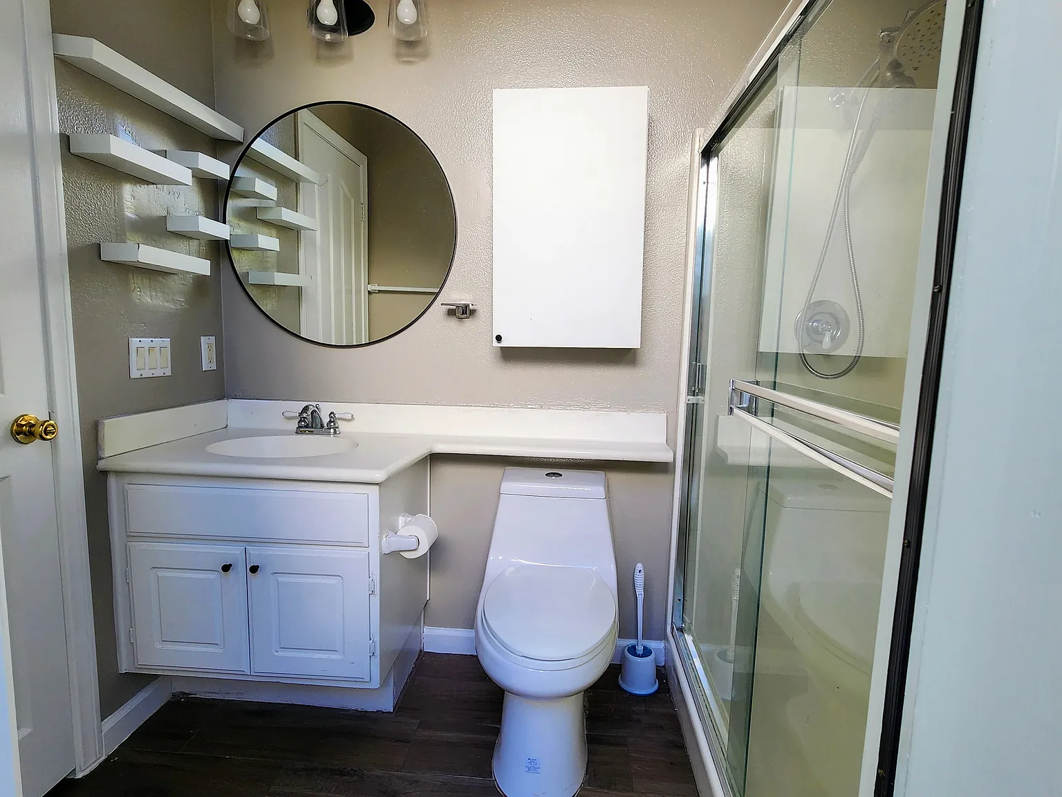 4 bed, 3438 sqft, $1,300 — Photo 2