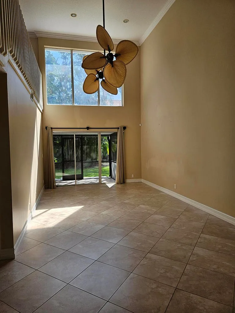 3 bed, 2.5 bath, 1386 sqft, $3,200 — Photo 1