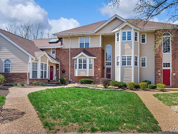 2nd image of 405 Meramec Way #10