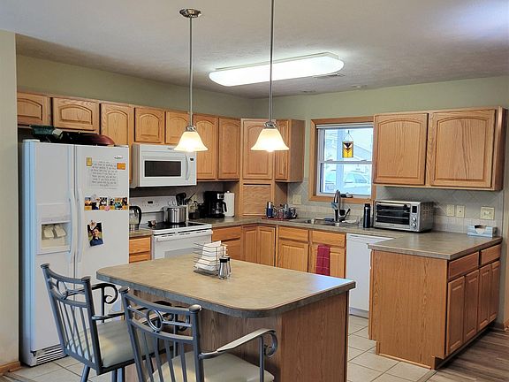 3rd image of 3512 McLaughlin Dr