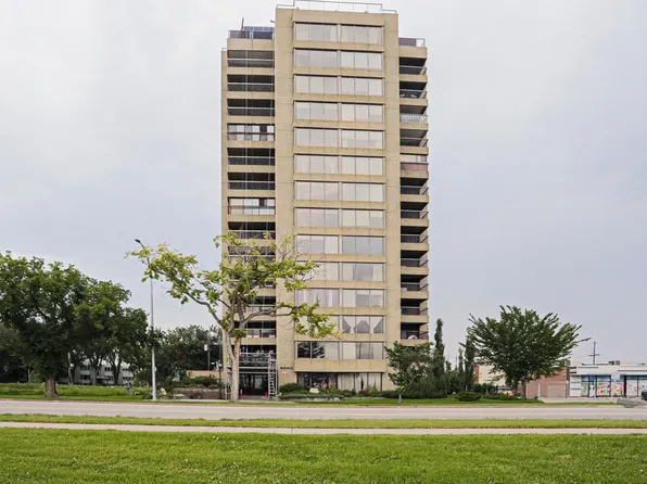8220 Jasper Ave NW #102, Edmonton, AB T5H 4B6