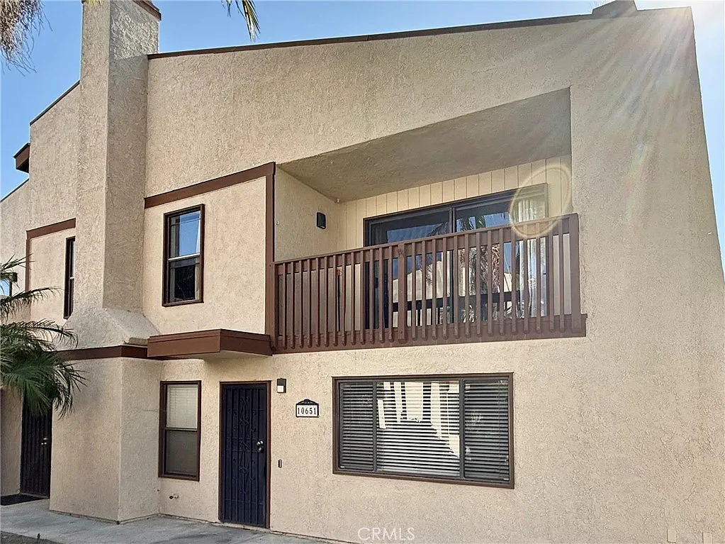 2 bed, 2.5 bath, 1180 sqft, $3,000 — Photo 1