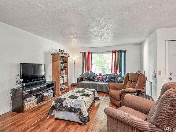 2nd image of 1837 Huntington Ave S