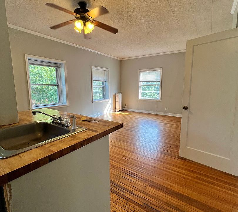 1st image of 3116 Fremont Ave S #2