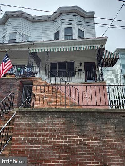 1st image of 423 Adams St