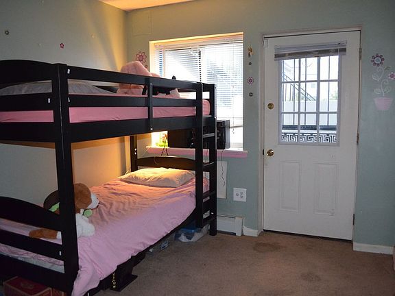 4th image of 121 Beach 61st St Fl 1