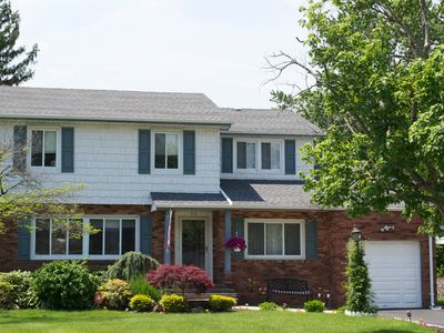 11 Wensley Rd, Plainview, NY, 11803