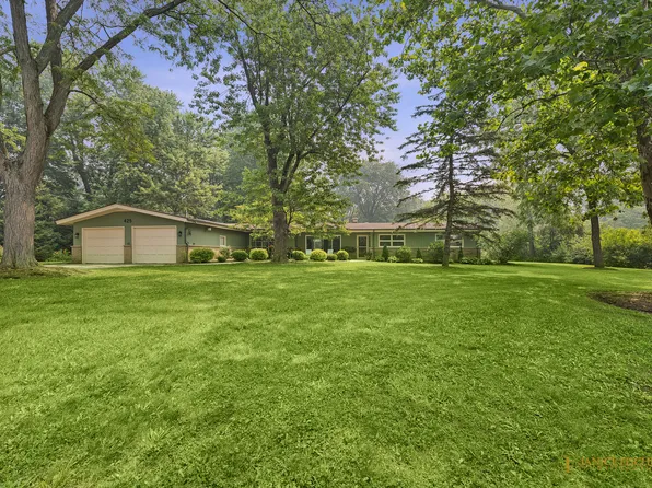 425 Greenwood Ln, Barrington, IL 60010