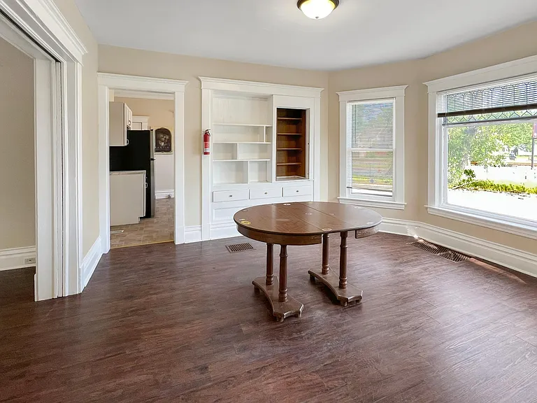 207 Allen Blvd — Photo 4
