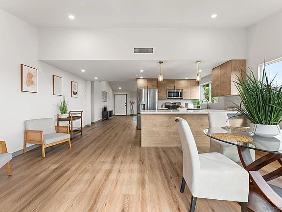 2nd image of 2427 Fieldlane Pl #3