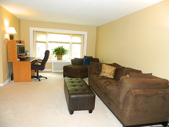 3rd image of 2506 Woodhull Ave