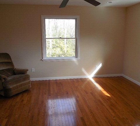5th image of 802 Oyster Way