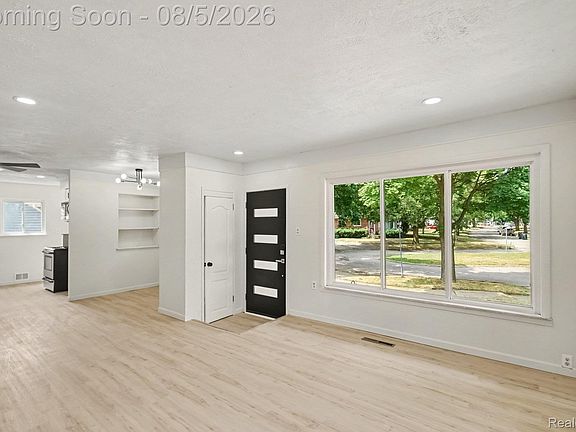 3rd image of 1030 McKeighan Ave