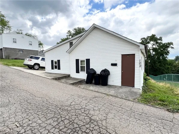 102 Church St #R, Weirton, WV 26062