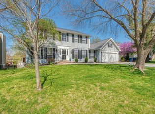 1118 Wildflower Ln, Saint Charles, MO