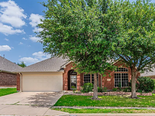 10132 Red Bluff Ln, Fort Worth, TX 76177