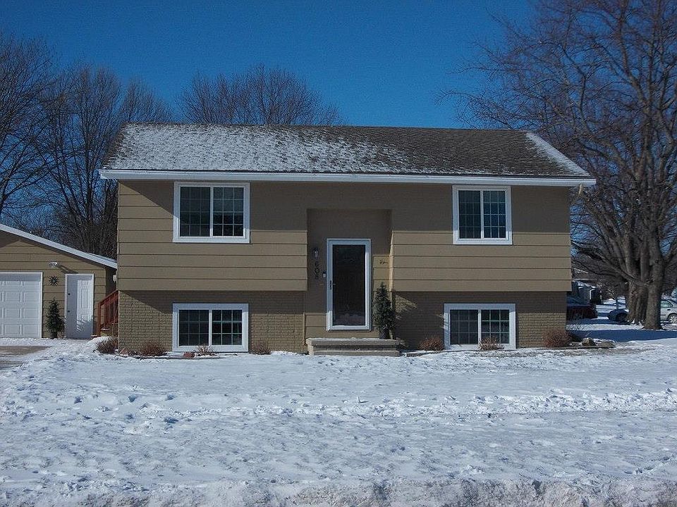 1st image of 608 10th Ave NW