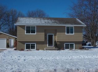 608 10th Ave NW, Altoona, IA 50009