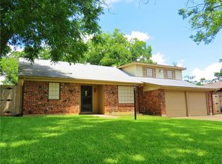 241 NE Murphy Rd, Burleson, TX 76028