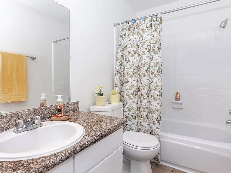 Inglewood Village Apartments — Photo 11