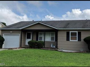 5 Coventry Rd, Toms River, NJ 08757