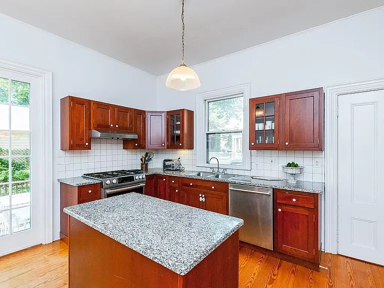 220 Harvard St #1 — Photo 7
