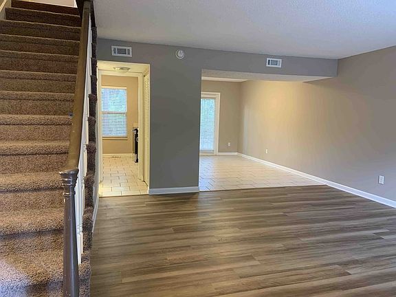 3rd image of 1710 Mercury Blvd