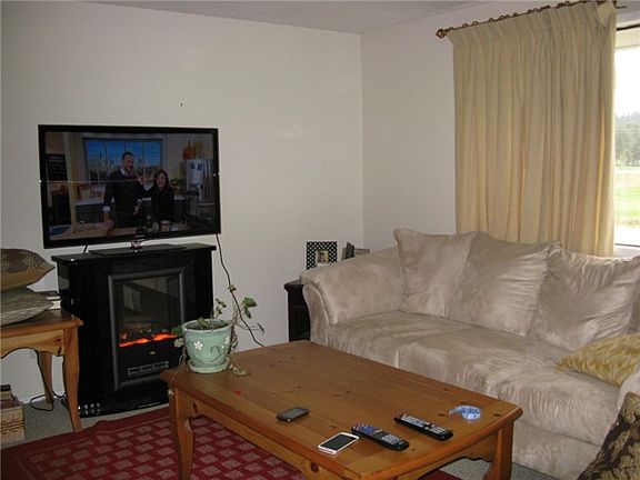 5th image of 913 Kopili St