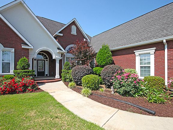 3rd image of 104 Bretwood Ct
