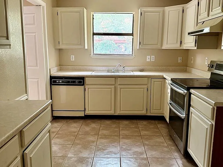 2802 Austrian Pine Ct — Photo 6