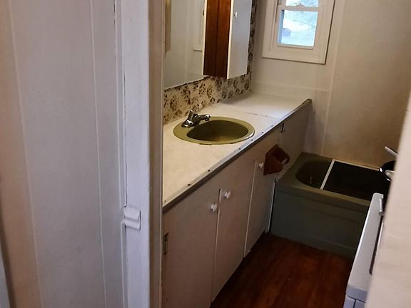 4th image of 9635 Lincoln Park Blvd