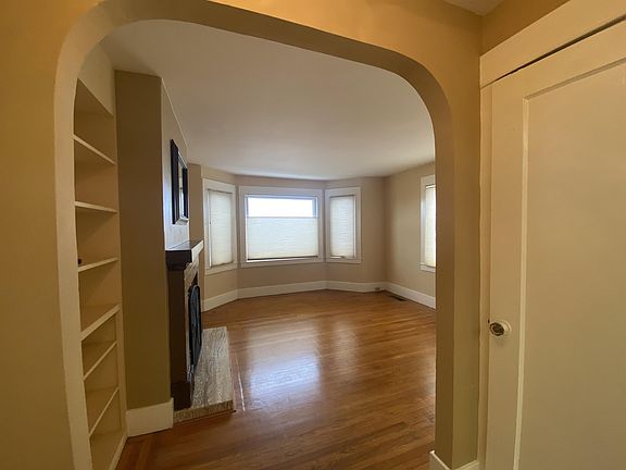 4th image of 149 Alexander Ave