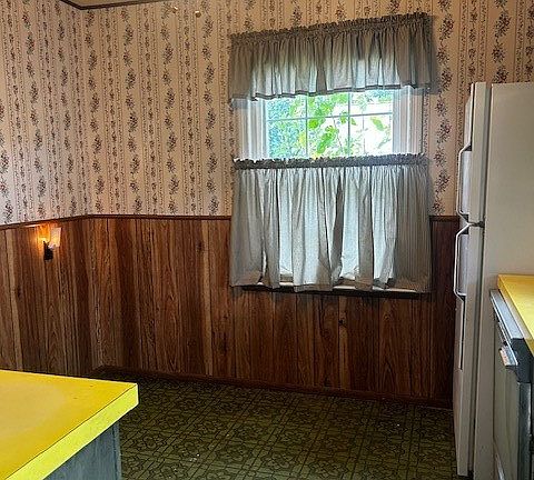 4th image of 230 Tyler Ave