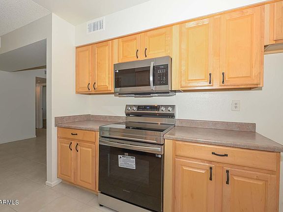 5th image of 10901 W CARON Drive