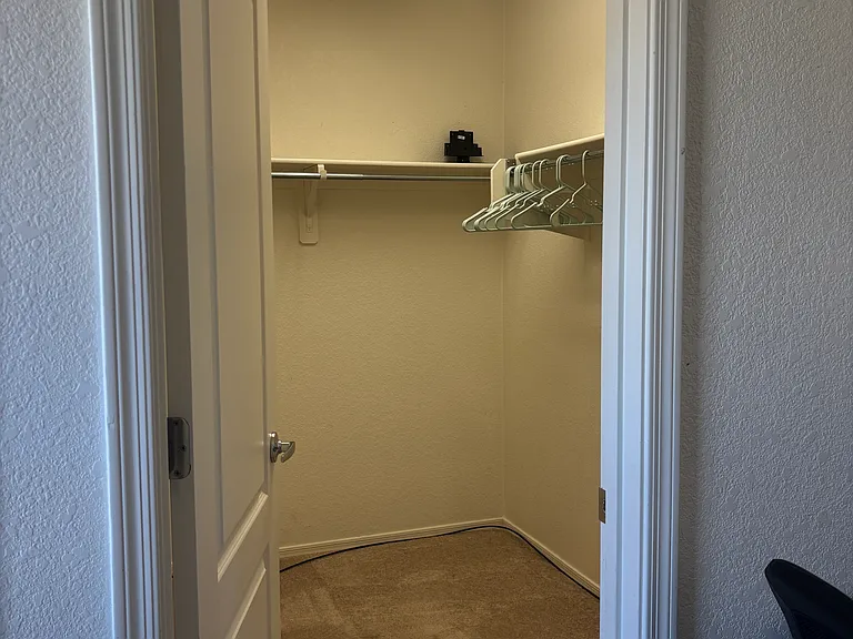 1552 W Beantree Ln — Photo 11