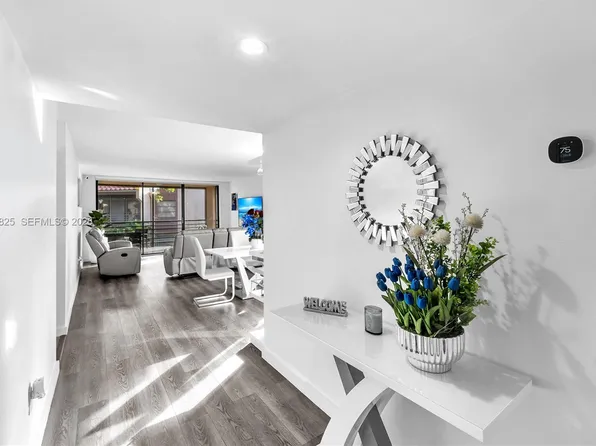 20841 San Simeon Way APT 205, Miami, FL 33179