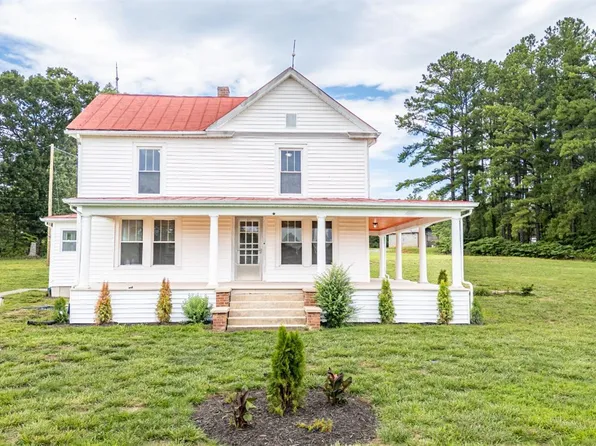 3629 Smith Mountain Lake Pkwy, Huddleston, VA 24104