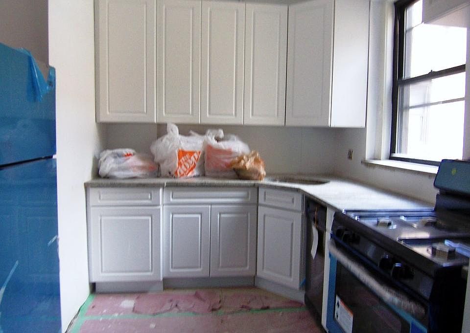 1st image of 125 W 16th St APT 161