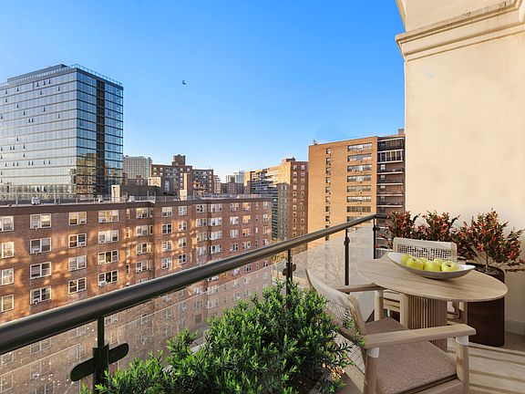 4th image of 6336 99th St APT 8D