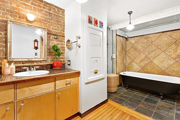 Sold by Compass | media 23