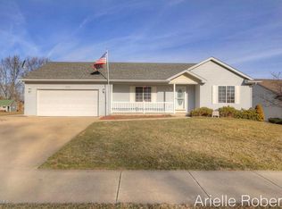 638 Hickory Dr, Wayland, MI 49348