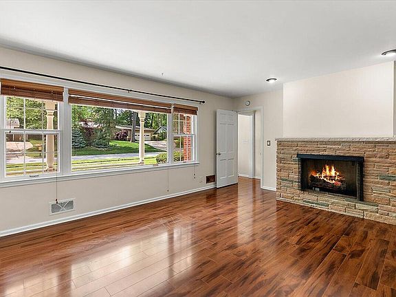 5th image of 4742 Curwood Ave SE