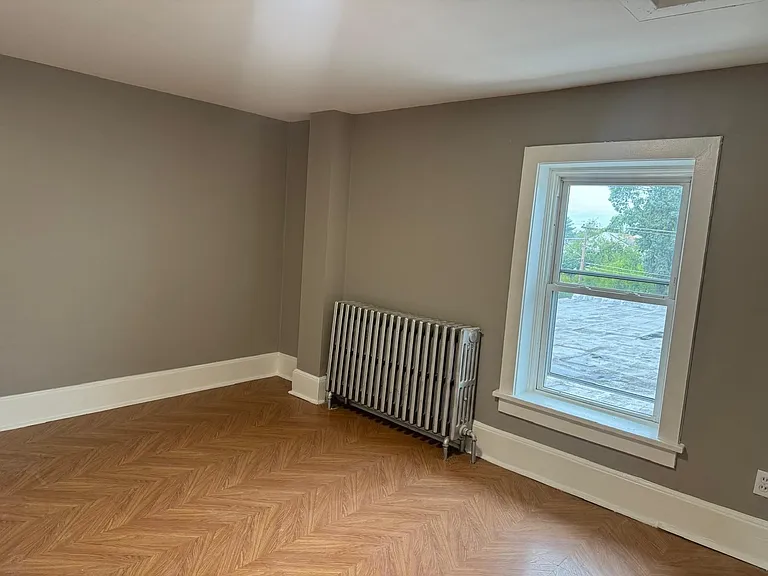626 N Maxwell St #5 — Photo 4