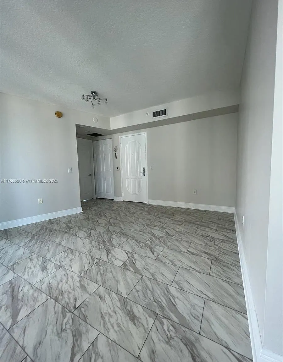 100 Hidden Bay Condo — Photo 4